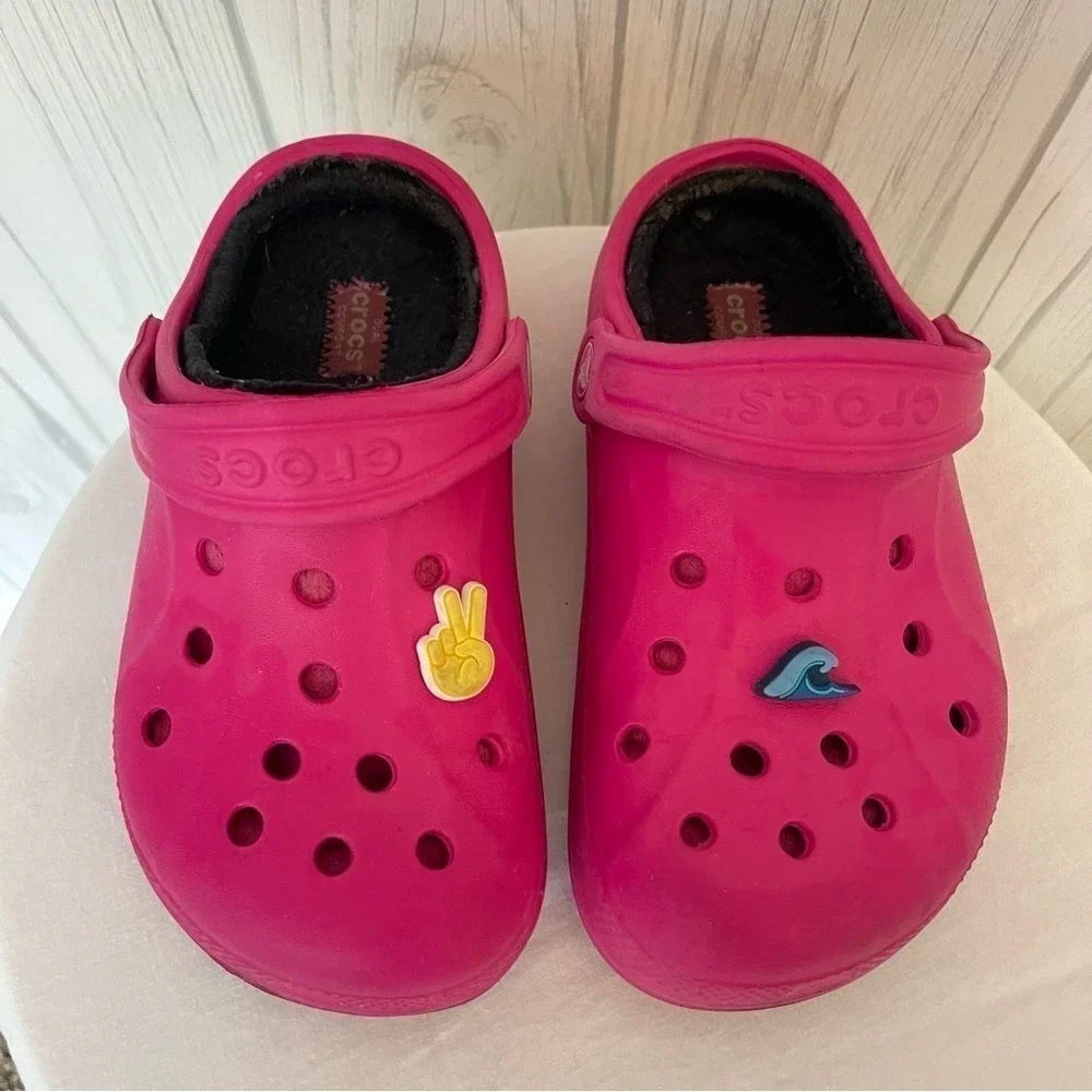 GIRLS CROCS Bright Pink with Black‎ Fur Lining, Size J1-3